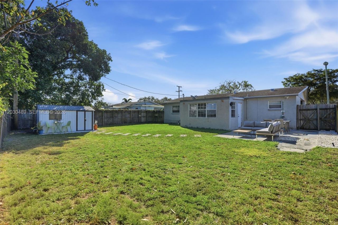 3221 NW 12th Pl , Lauderhill, FL 33311 Photo