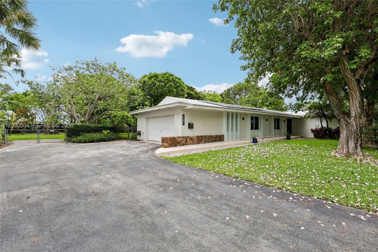 14851 SW 69th Ct, Palmetto Bay, FL 33158 Main Photo