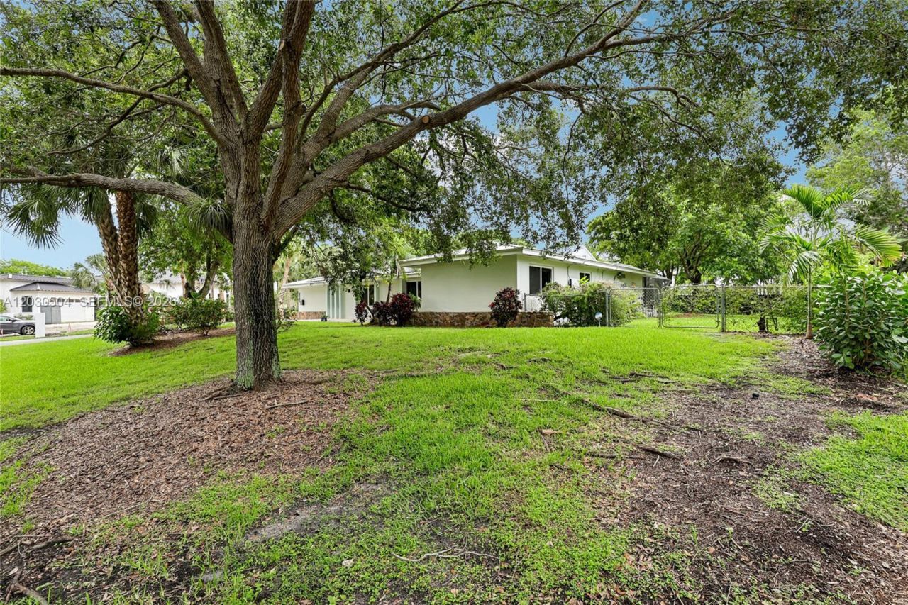 14851 SW 69th Ct, Palmetto Bay, FL 33158 Photo