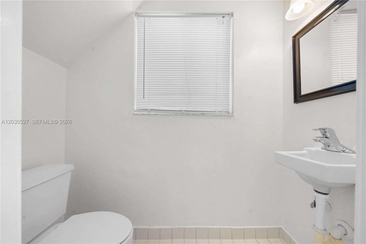 413 SE 22nd St , Unit A, Fort Lauderdale, FL 33316 Photo