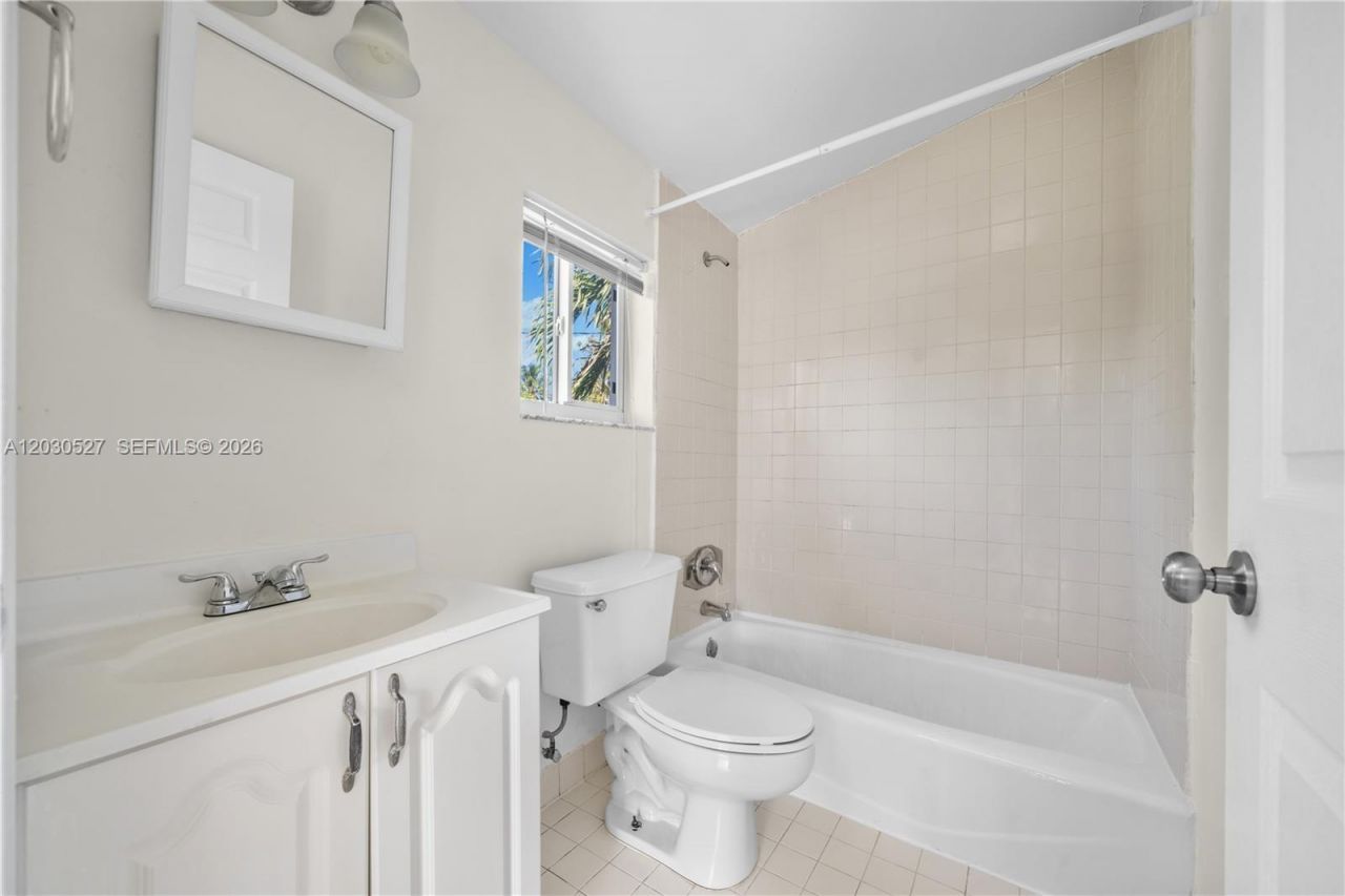 413 SE 22nd St , Unit A, Fort Lauderdale, FL 33316 Photo