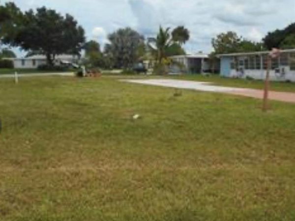 501 Riviera BLVD W, NAPLES, FL 34112