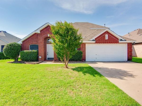 1133 Hillwood Drive, Saginaw, TX 76179