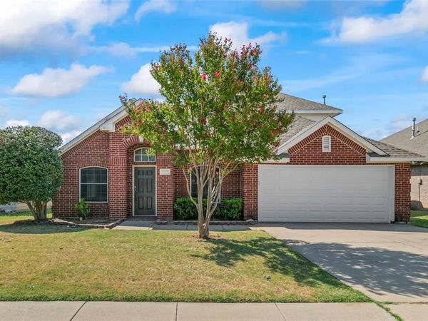 1133 Hillwood Drive, Saginaw, TX 76179