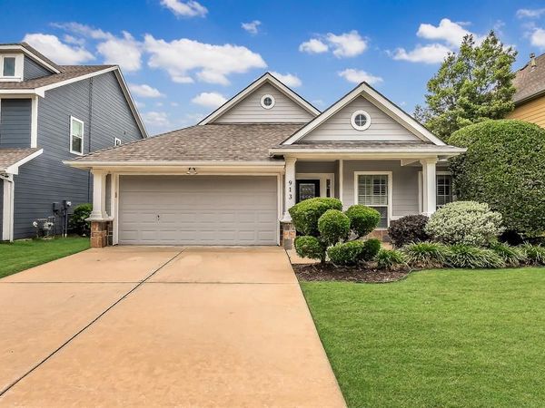 913 Honeysuckle, Grapevine, TX 76051