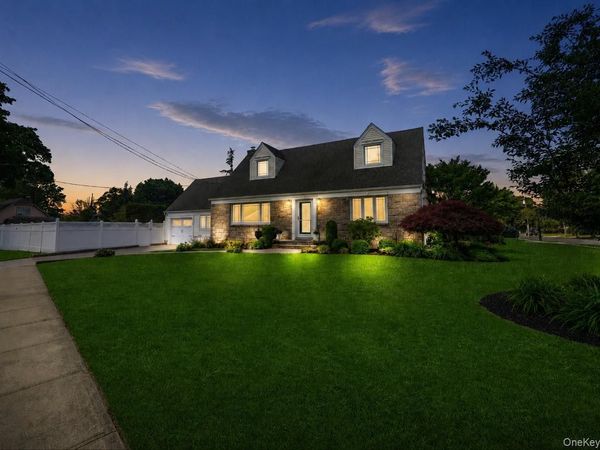1864 Jane Street , Wantagh, NY 11793