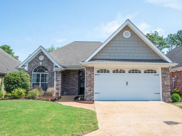 305 Suzanne, Starkville, MS 39759