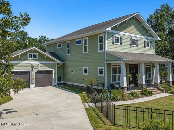 504 Dewey Avenue, Ocean Springs, MS 39564