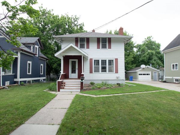 1033 12th Street N, Fargo, ND 58102