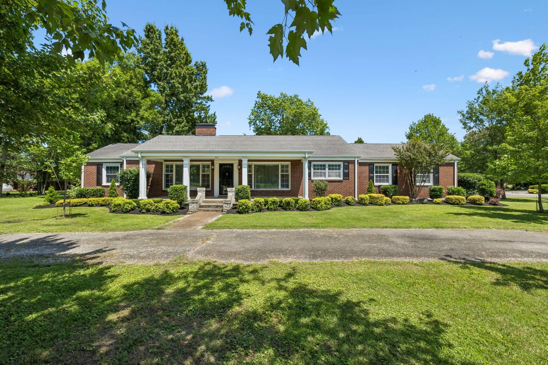 409 Pennsylvania Ave, Lebanon, TN 37087 Main Photo