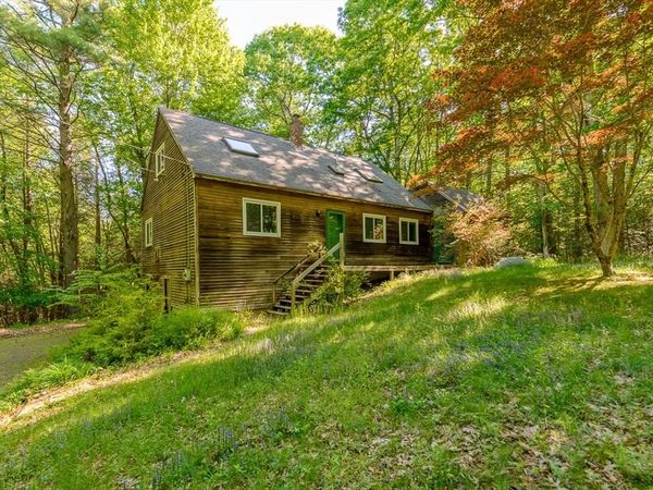113 West St, Pepperell, MA 01463