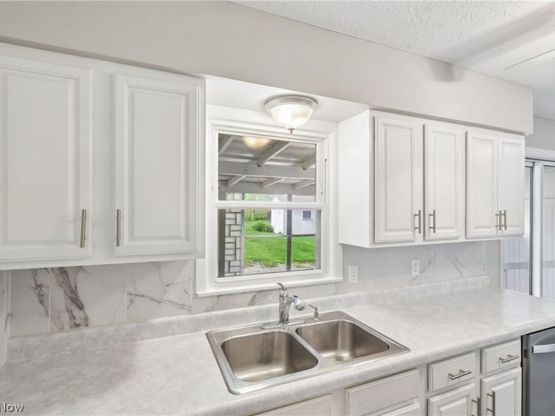 11605 Harold Drive, Cleveland, OH 44130 Photo 11