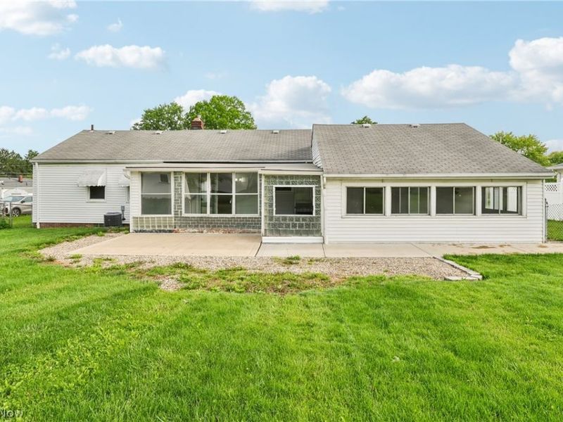 11605 Harold Drive, Cleveland, OH 44130 Photo 5