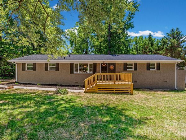 2111 Shalimar Drive, Charlotte, NC 28216