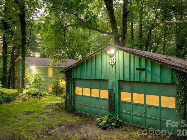 71 Warrior Road , Newland, NC 28657