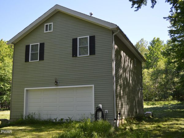 478 Gravity Road , Lake Ariel, PA 18436