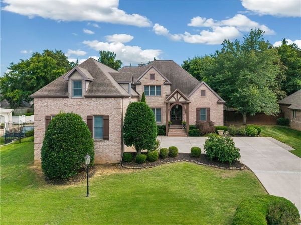 2567 N Firewood Drive , Fayetteville, AR 72703