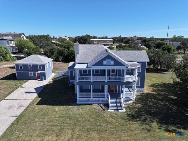 909 Power Street , Refugio, TX 78377