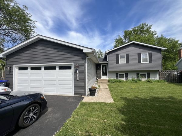 38201 N Loyola Avenue , Beach Park, IL 60087