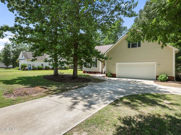 215 Oakmont Drive, Hampstead, NC 28443