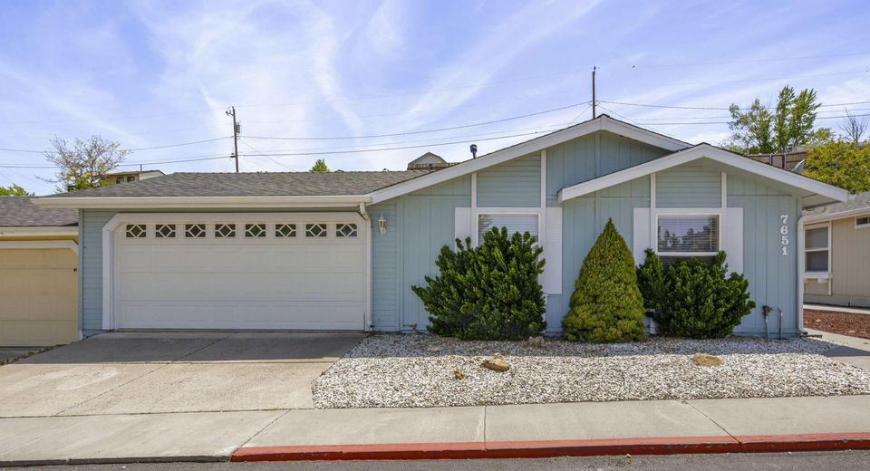 7651 Diamond Pointe Way, Reno, NV 89506 Photo