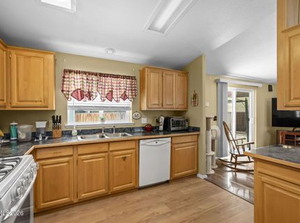 7651 Diamond Pointe Way, Reno, NV 89506 Photo