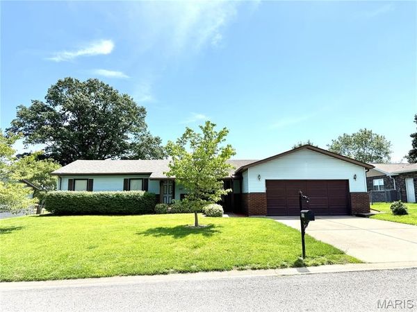 519 Franklin Avenue , Troy, IL 62294