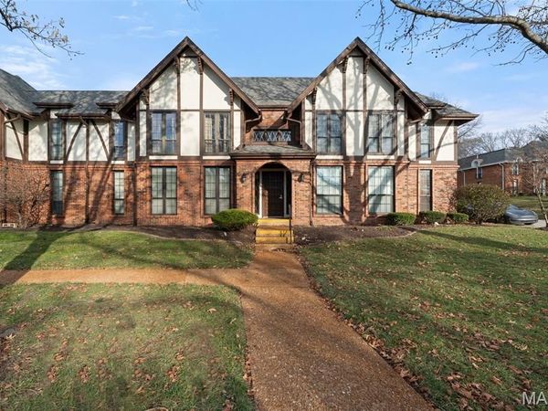 917 Claytonbrook Drive , Unit 3, Ballwin, MO 63011