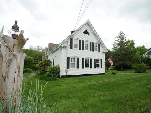 56 Cliff Street, Unit 2, Plymouth, MA 02360
