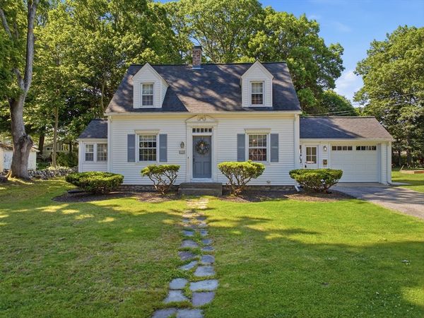 23 Kenilworth Rd, Shrewsbury, MA 01545