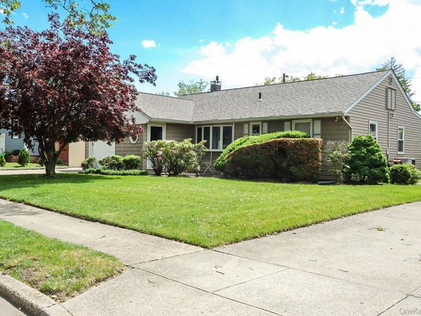 32 Sycamore Road , Valley Stream, NY 11581