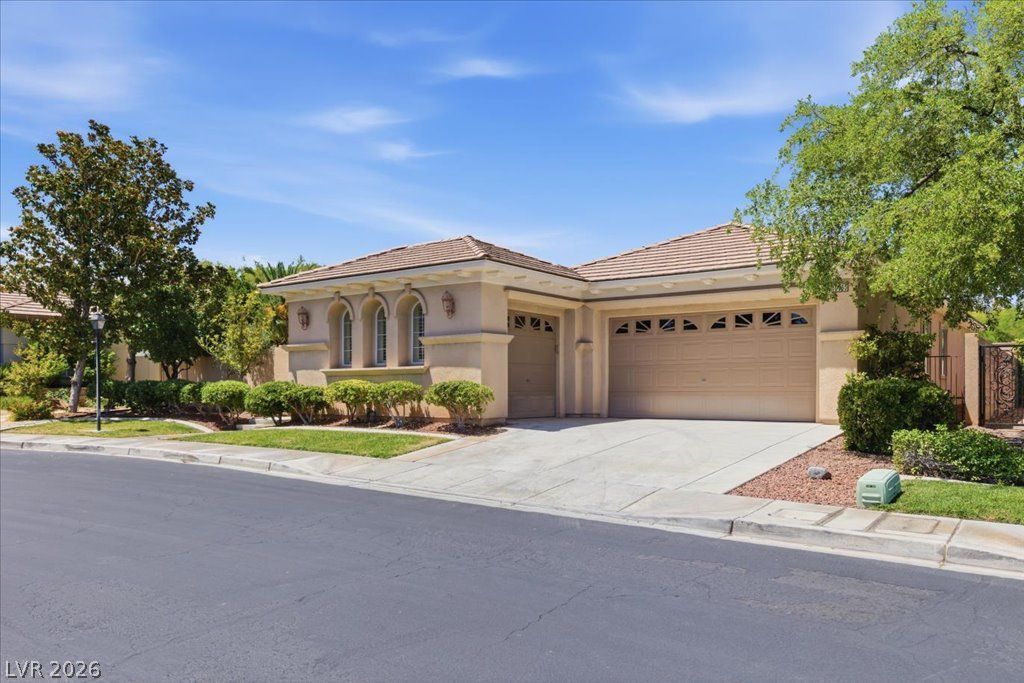 10860 Sterling Forest Avenue , Las Vegas, NV 89135