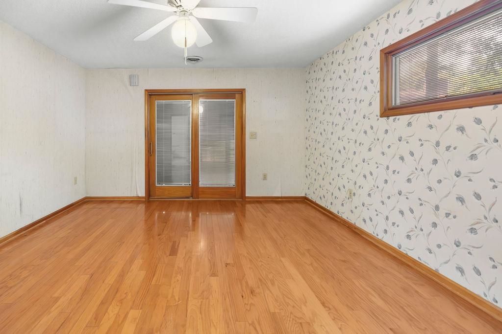 2204 Jefferson Circle  Photo 13
