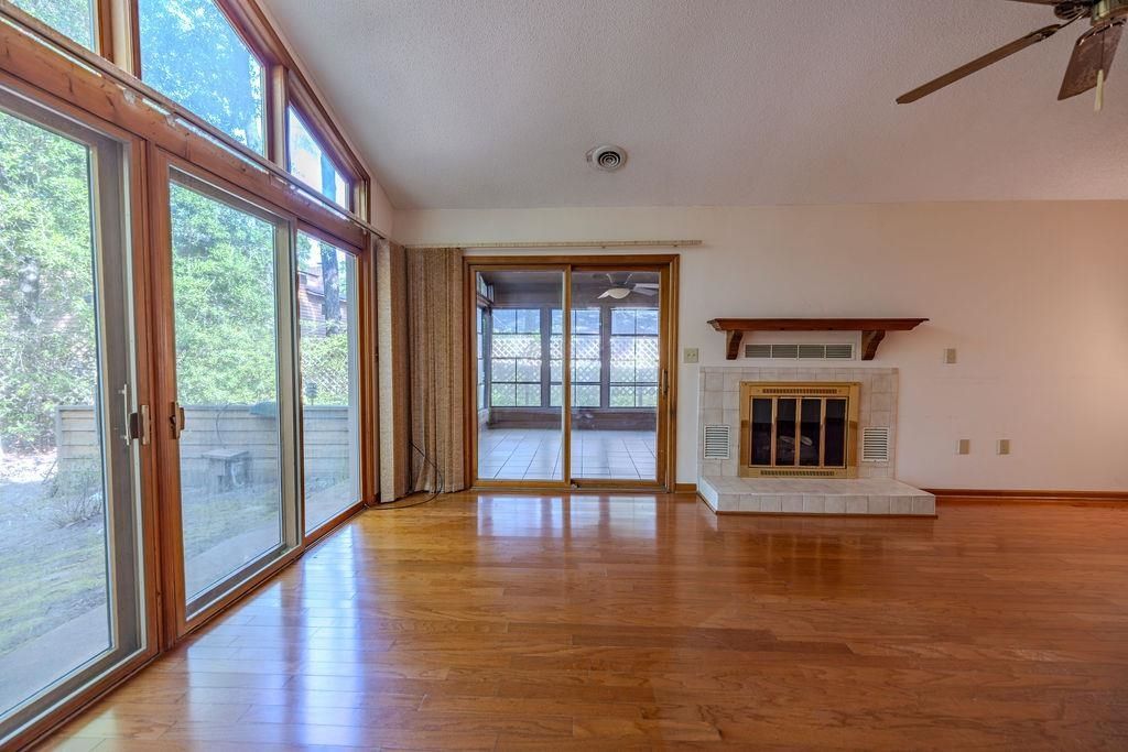 2204 Jefferson Circle  Photo 4