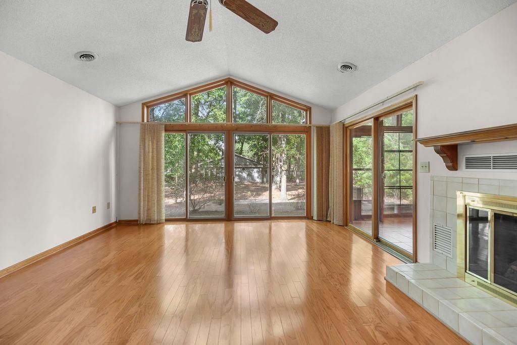 2204 Jefferson Circle  Photo 6