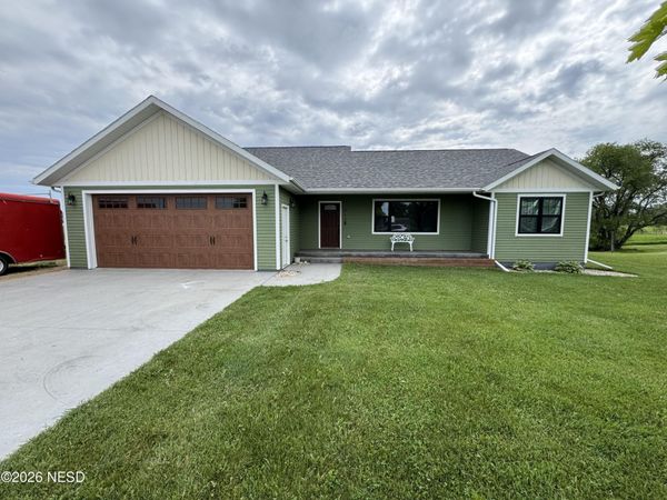 412 N 6TH AVENUE, Castlewood, SD 57223