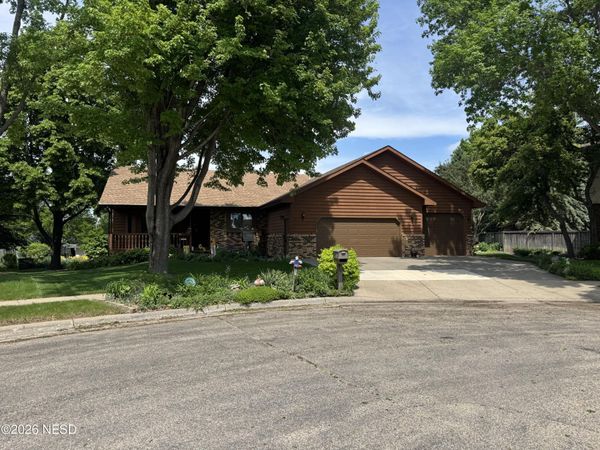 1623 HILLCREST DRIVE, Watertown, SD 57201