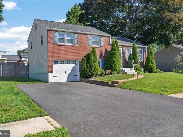 11 WHITEHALL CIRCLE, WILMINGTON, DE 19808