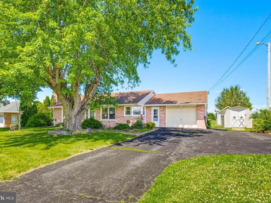 36 Glenwood Drive, Ephrata, PA 17522 Main Photo