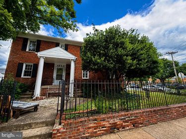 1327 S QUEEN STREET , ARLINGTON, VA 22204