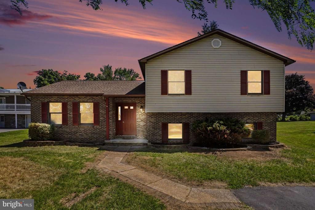 16 WADSWORTH DRIVE, EAST BERLIN, PA 17316
