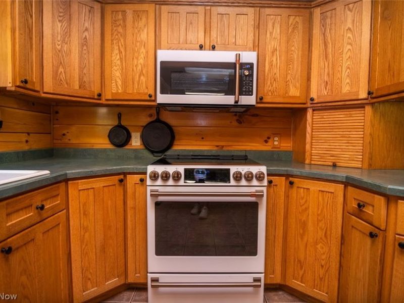 205 Stratton Lane, Flushing, OH 43977 Photo 4