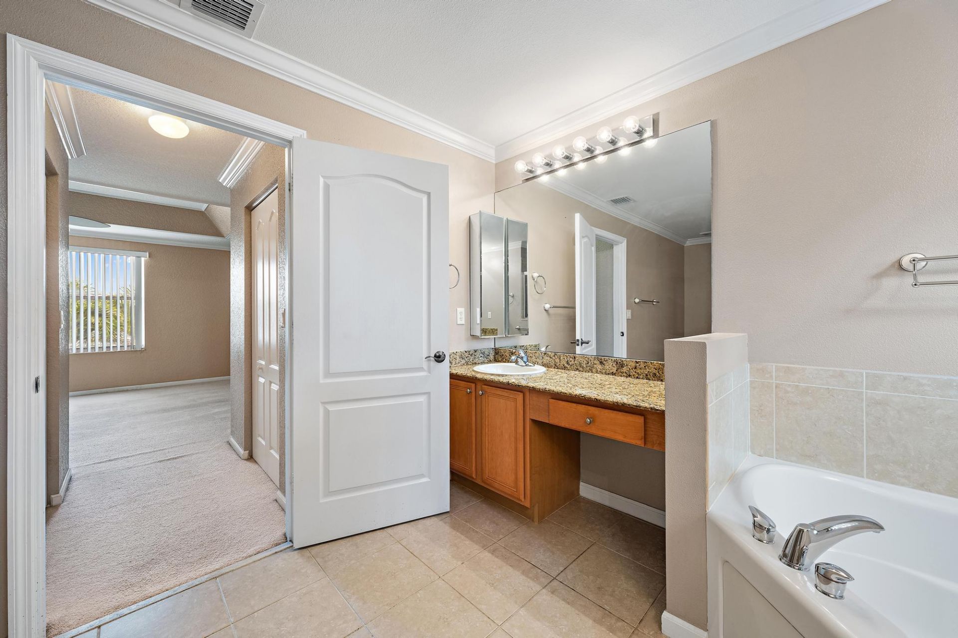 144 Berenger Walk, Royal Palm Beach, FL 33414 Photo