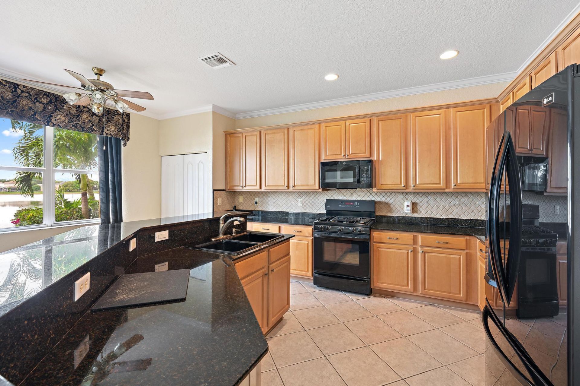 144 Berenger Walk, Royal Palm Beach, FL 33414 Photo