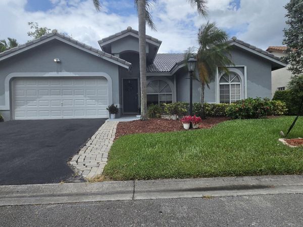 4821 NW 103rd Way, Coral Springs, FL 33076