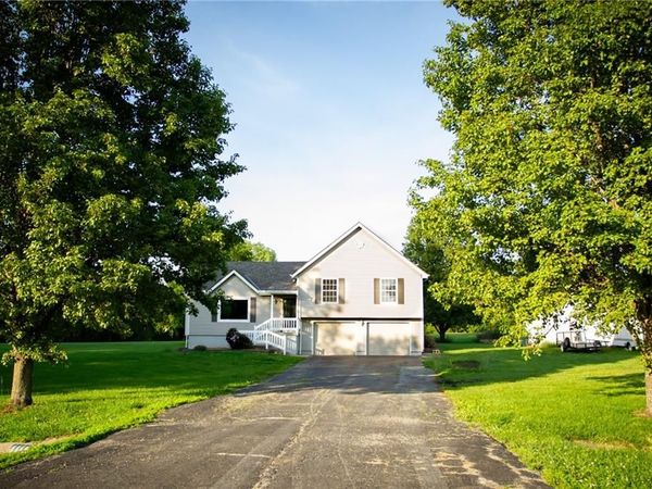 22311 S 224th Court, Peculiar, MO 64078
