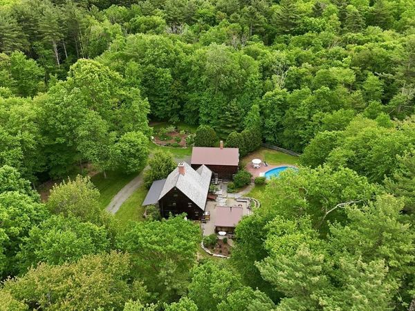 54 Meetinghouse Rd, Pelham, MA 01002