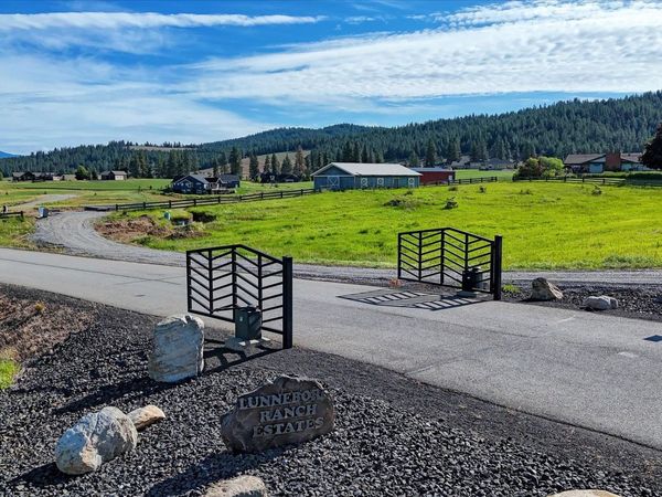 8505 N Kelsey Dawn Ln, Spokane, WA 99217