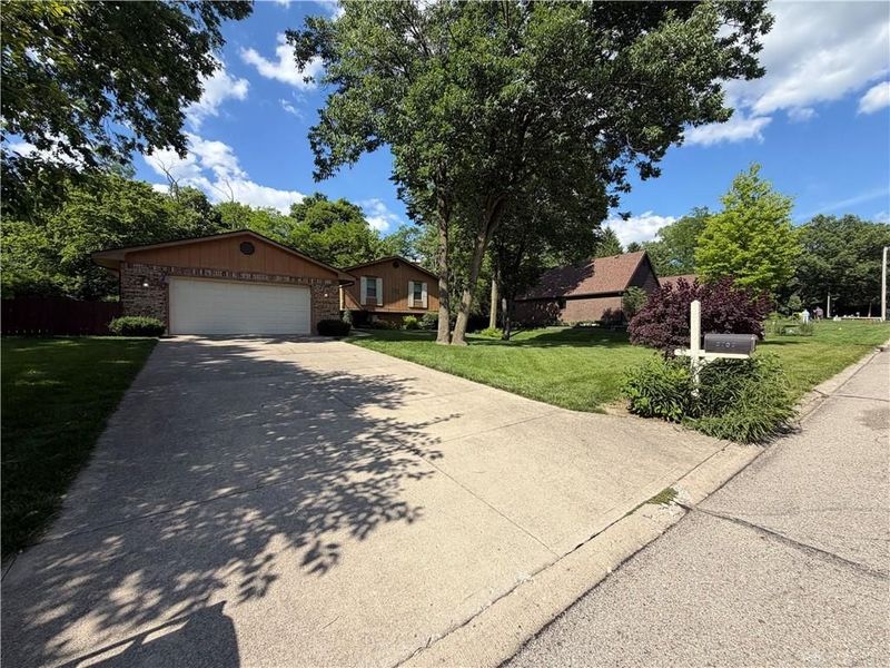 2709 Pine Valley Court, Butler Township, OH 45414 Photo 2