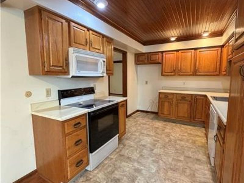 2709 Pine Valley Court, Butler Township, OH 45414 Photo 8